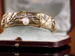 Affaire conclue : la vie des objets - Le bracelet ancien d'Aurore